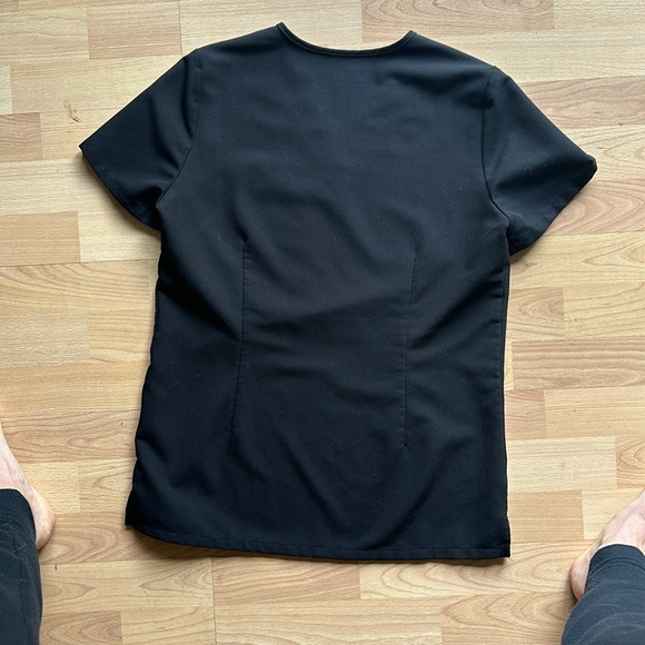 FIGS Catarina One Pocket Scrub Top - Picture 3 of 3